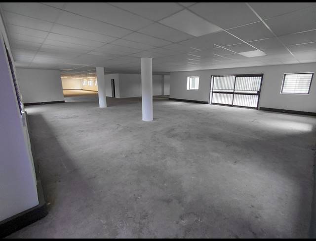 1,923M² OFFICE TO LET IN RANDJESPARK